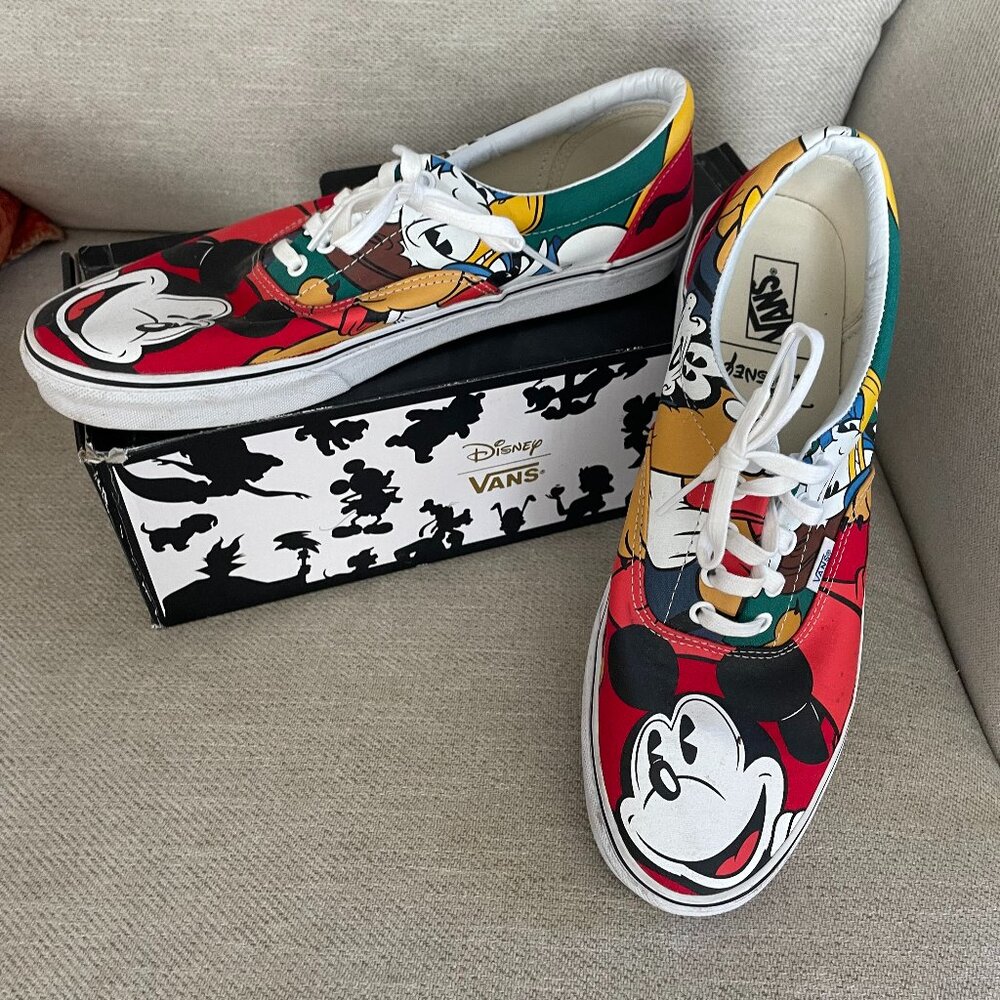 Disney Vans Sneaker - Men's 13 - Mickey & Friends Multicolor